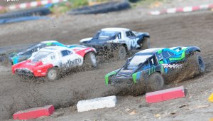Kierowcy terenowych modeli RC rozpoczęli sezon w wyścigach off-roadowych na Modelmania Park